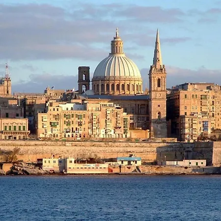 Traditional Maltese Townhouse In Cospicua * Cospicua