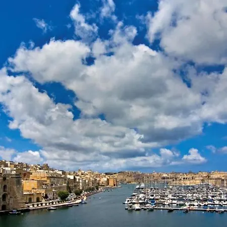Traditional Maltese Townhouse In Cospicua Cospicua