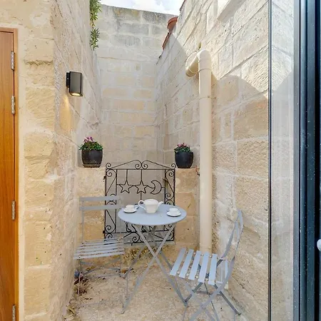 Traditional Maltese Townhouse In Cospicua Cospicua